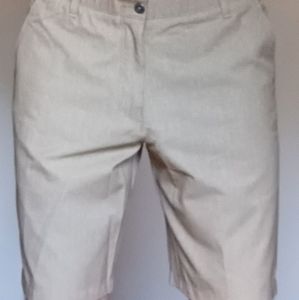 Swisstech Men's Shorts. 34 waist x 10in inseam.